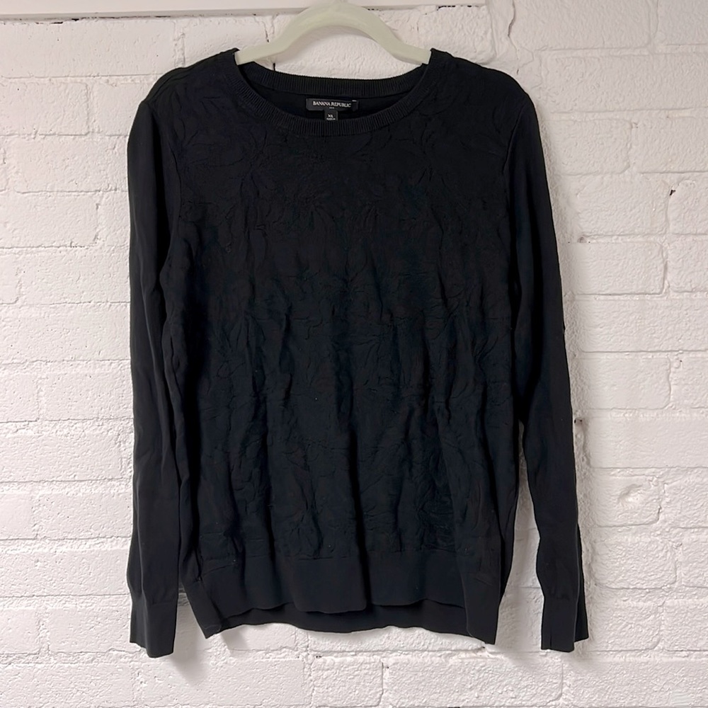 Banana Republic Leaf 🌿 Print Black Sweater